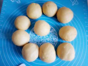 分均匀的小块揉匀，醒十分钟