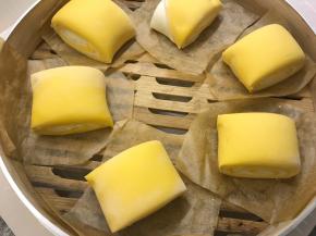 放入蒸笼内进行二次发酵