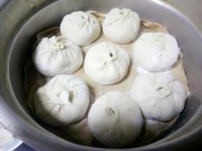全部包好以后放入蒸锅中，中大火