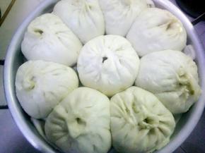 上汽以后蒸二十分钟，时间到，不要关火揭开锅盖，再蒸一分钟后关火，起锅