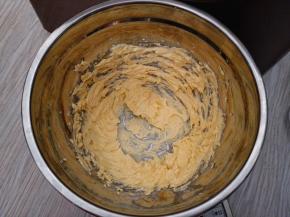 5.	打发至膨胀即可，