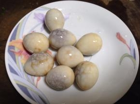 熟鹌鹑蛋去皮（我的是昨天煮的五香味的）