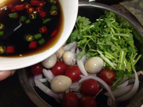 加入捞汁拌匀即可
