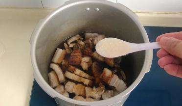 放适量白糖