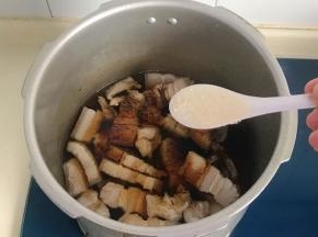 放适量白糖