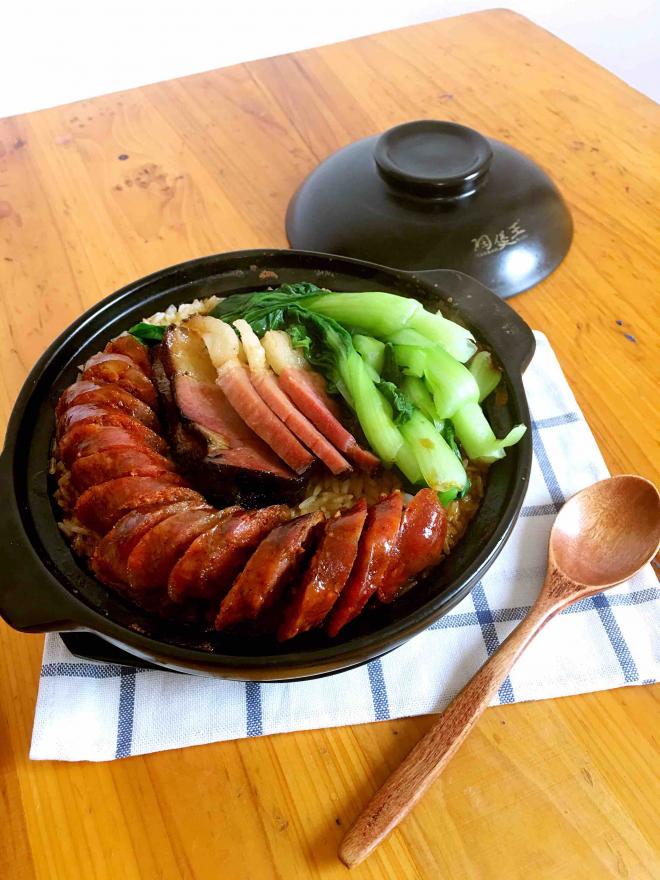 腊肠腊肉煲仔饭