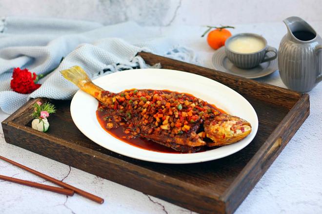 连年有余  干烧大黄鱼