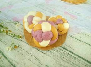 做好再饧半个小时，上锅蒸15分钟焖五分钟。