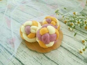 这次我只用了三种颜色，如果是四种颜色更好看。