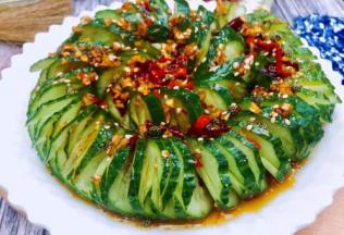 一盘及其清新爽口养眼的蓑衣就完成了