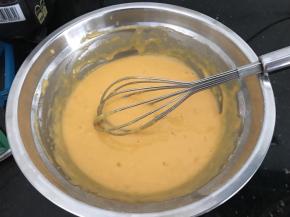 翻拌均匀至顺滑无颗粒置一边备用