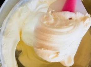 翻拌，将其搅拌均匀。不可画圈。