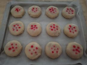 用食用色素做个点缀。