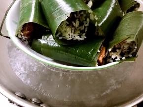 放入开水锅中，蒸半小时左右