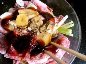 五香粉，拌匀