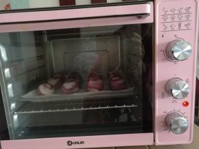 全部做好，放进预热好的烤箱185度烘烤20分钟即可。
