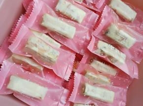 21.粉色糖纸还不错！