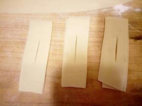 中间再切一刀，两头不要切断