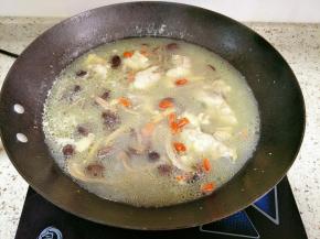 加入枸杞稍煮一会儿即可