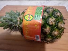 准备一个菠萝