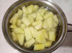 调小火后煮5分钟左右，关火。