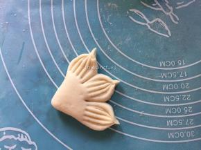 然后将各尾端掂在一起显尖形
