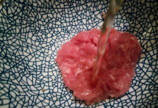 瘦肉加料酒少许