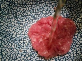 瘦肉加料酒少许