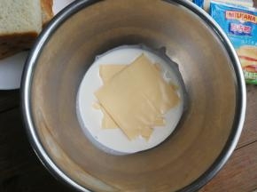 淡奶油中加入芝士片