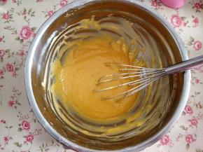 4.	搅拌均匀至无干粉即可，