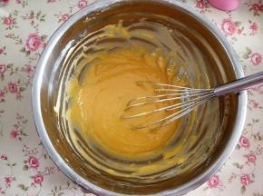 4.	搅拌均匀至无干粉即可，