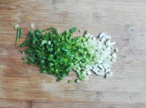 葱洗净切葱花