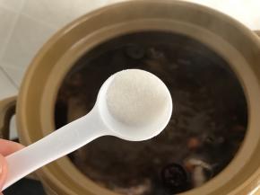 最后熄火前加入少许盐调味就可美美享用了