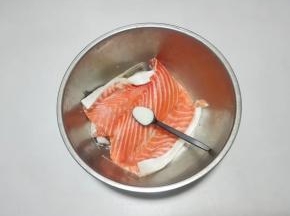 放一小勺盐