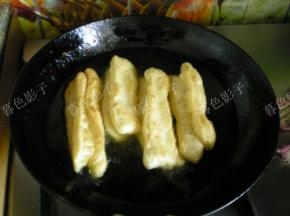 即可，好吃的家人把炸的胖乎乎的都吃了，剩下的几根瘦子做菜谱拍照了