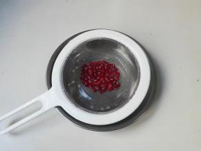 红豆洗净浸泡三小时