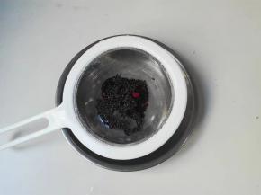 黑米洗净浸泡一小时