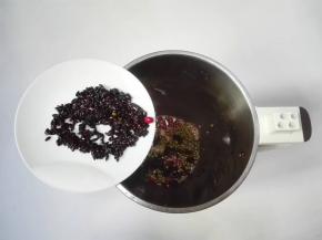 黑米放入豆浆机