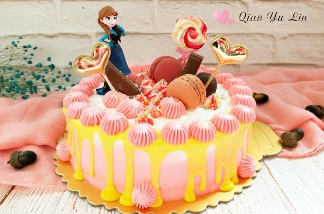奶油生日蛋糕