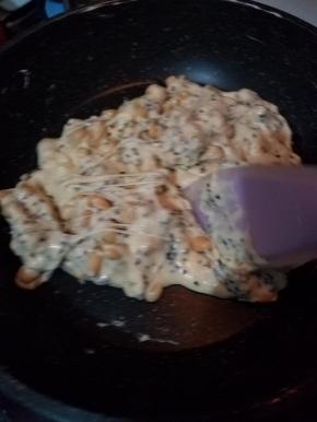 这个是我自己炒的花生，所以最好放少许盐，防止太甜。