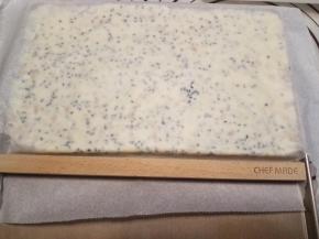 然后放置阴凉处放凉，着急可冷藏一会，但是一定注意不能过久。