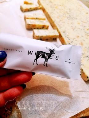 用自己喜欢的盒子打包后就可以送给朋友做小礼物了！！