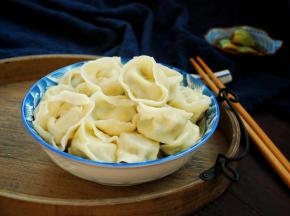 出锅装盘。