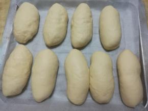 面包坯发酵至2倍大。