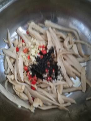 把所有料放进去拌匀即可。