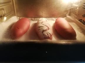 烤箱180度预热5分钟后，送入烤箱中层烘烤20分钟左右