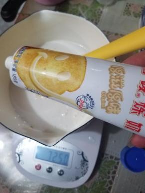 最后加入少许炼乳，家中没有可忽略。