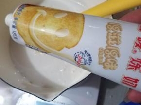 最后加入少许炼乳，家中没有可忽略。