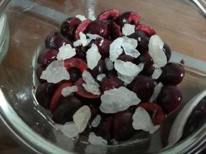 一层车厘子一层冰糖