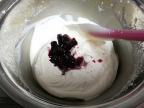 可以放入奶油中做蛋糕夹心。。。